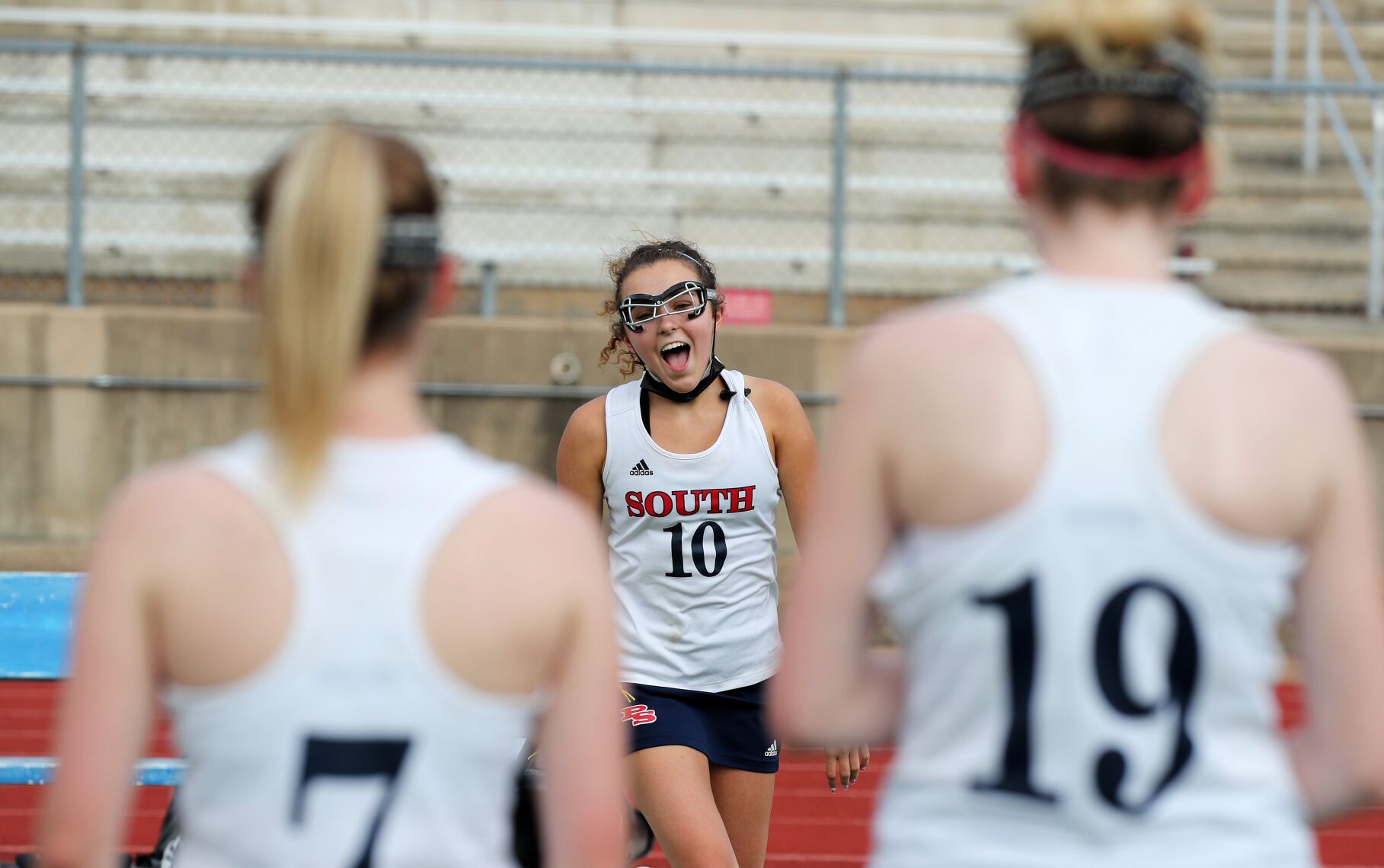 Parkway South 18, Belleville West 2